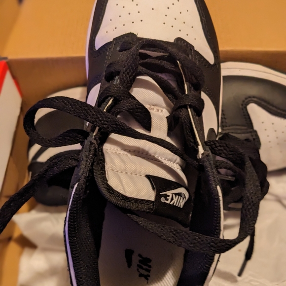 Dunks - Picture 2 of 3